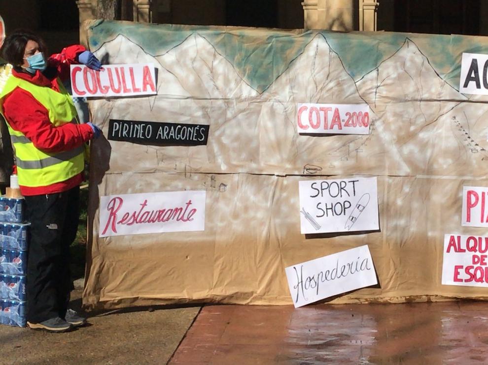 "Estamos ahogados, no tenemos ingresos, llevamos un año parados"