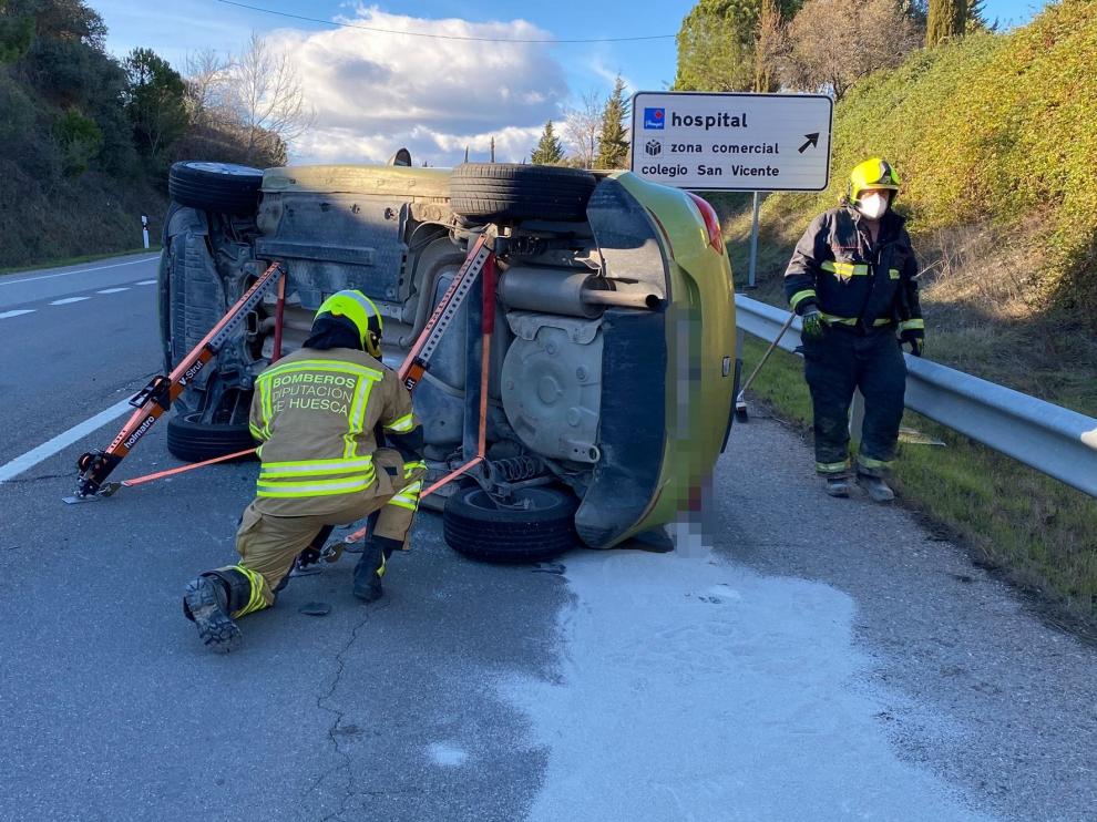 Herida leve una mujer en un accidente en la N-240 a su paso por Barbastro