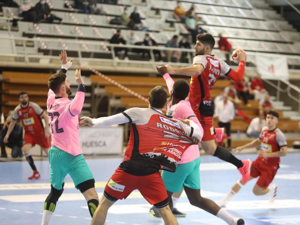 Bada ofrece una gran primera mitad (28-40)
