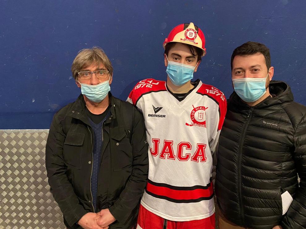 El Club Hielo Jaca gana al Txuri Urdin en San Sebastián (1-3)