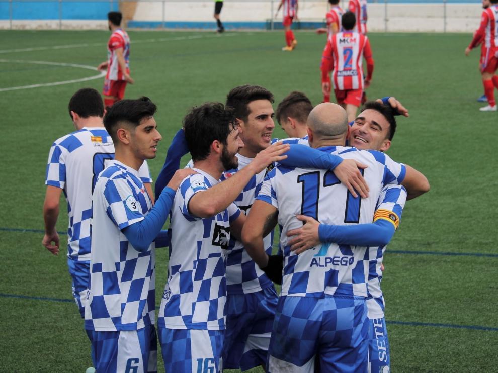 Emoción, goles y reparto de puntos en La Colomina
