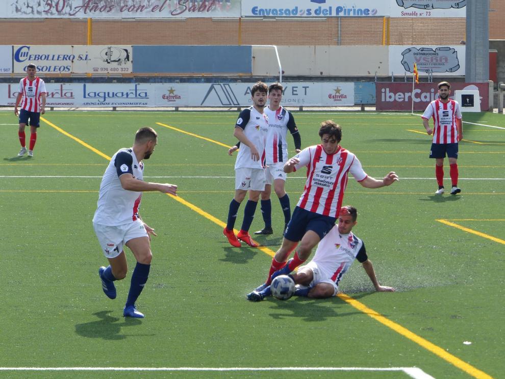 El Sabiñánigo cae con una escandalosa actuación arbitral
