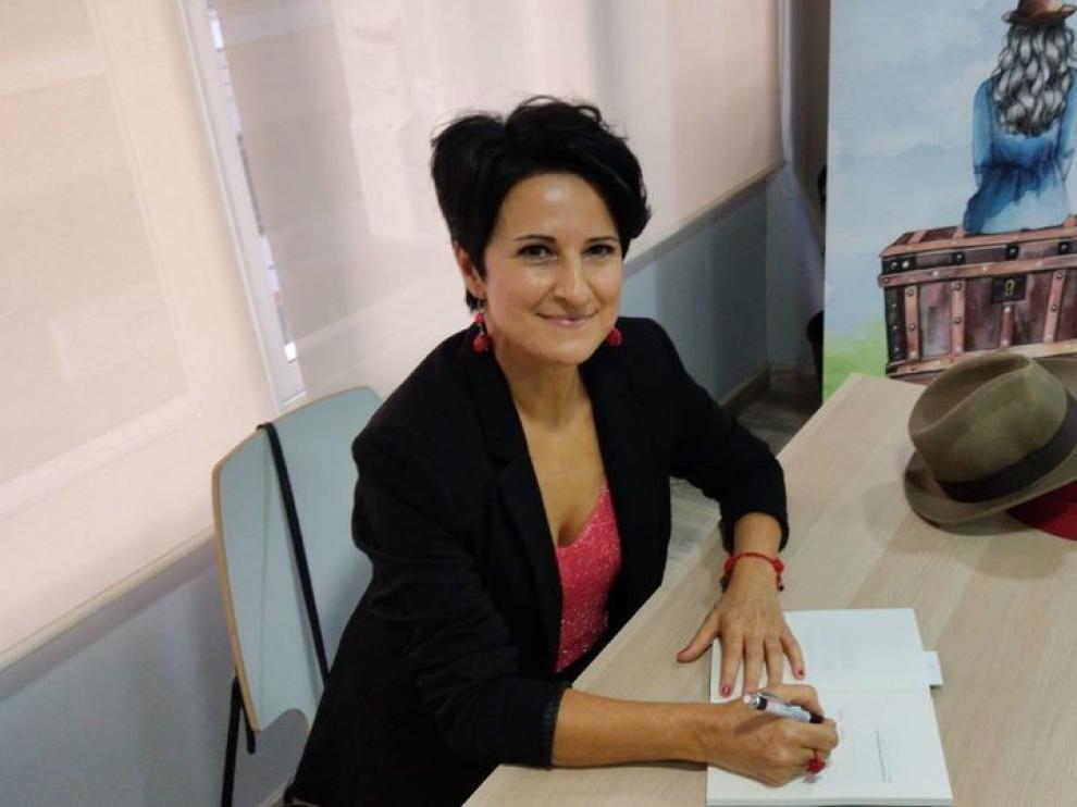 Mamen Pueyo Bergua: "Lo que no contamos forma una biblioteca de historias en la cabeza"