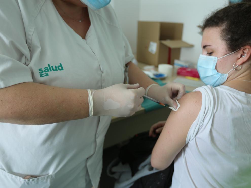 Un 70 % de los estudiantes de grados sanitarios en Huesca deciden vacunarse