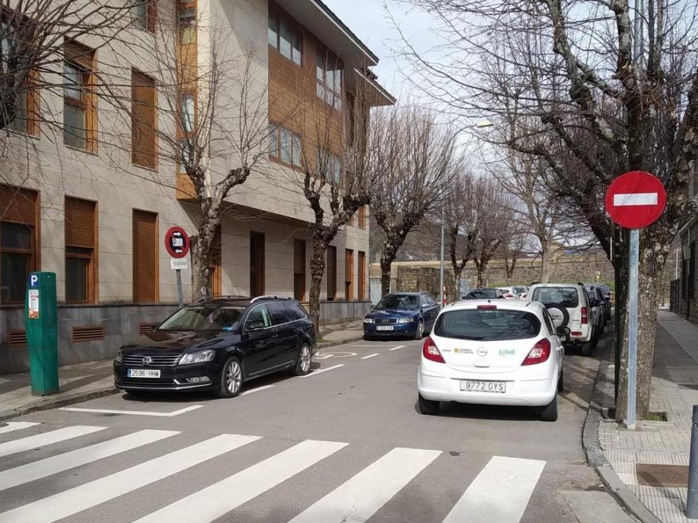 Jaca abre al tráfico una nueva calle en la zona posterior del centro de salud