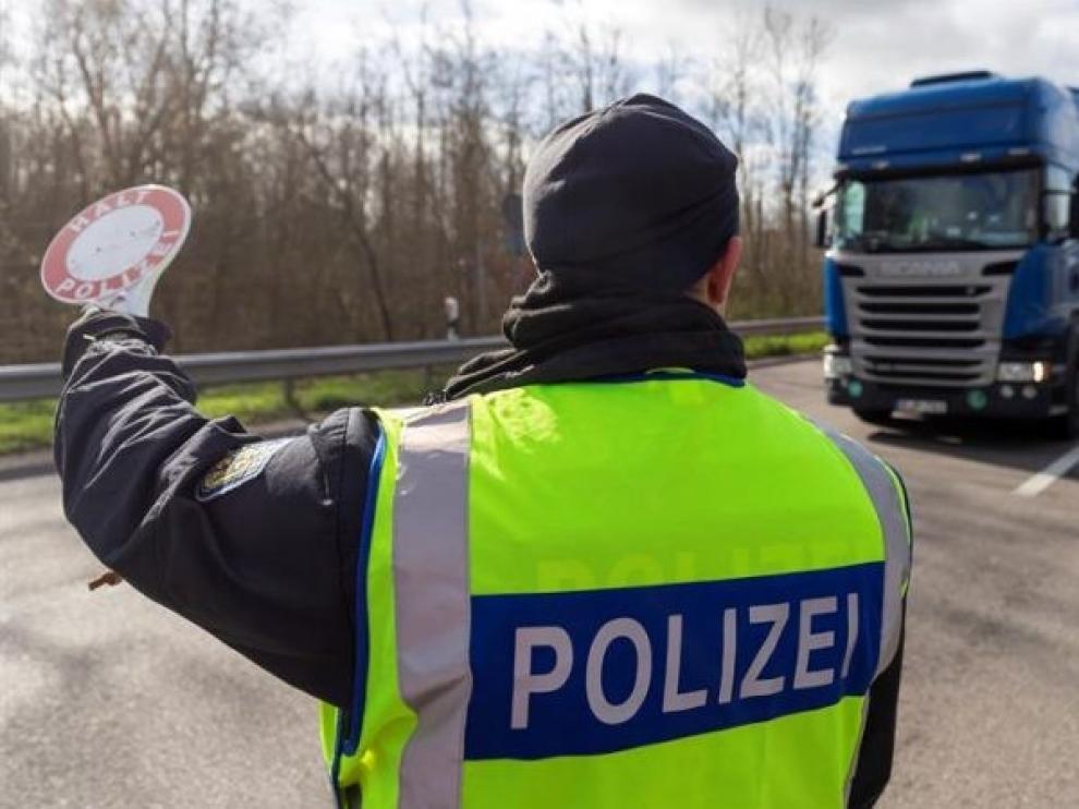 Alemania relaja los controles fronterizos que critica Europa