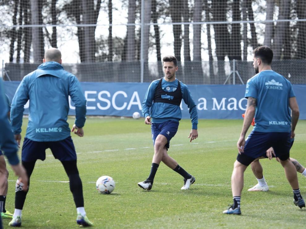 Sandro evoluciona bien y vuelve a entrenar con el grupo en el Huesca