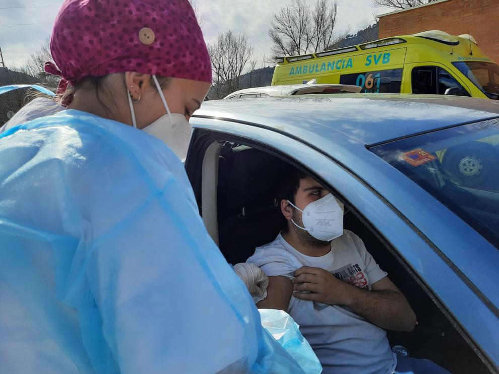 Unas 60 personas dependientes se vacunan en Graus