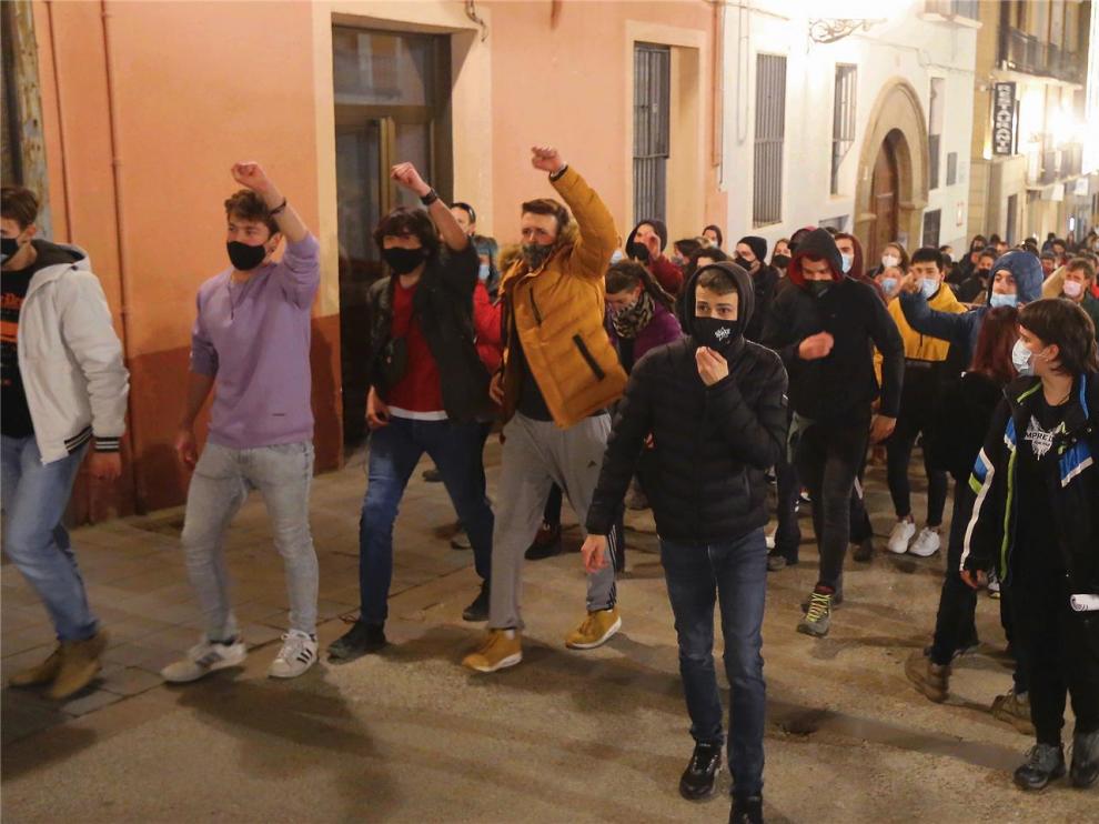 Unas 200 personas piden en Huesca la liberación del rapero Pablo Hasél