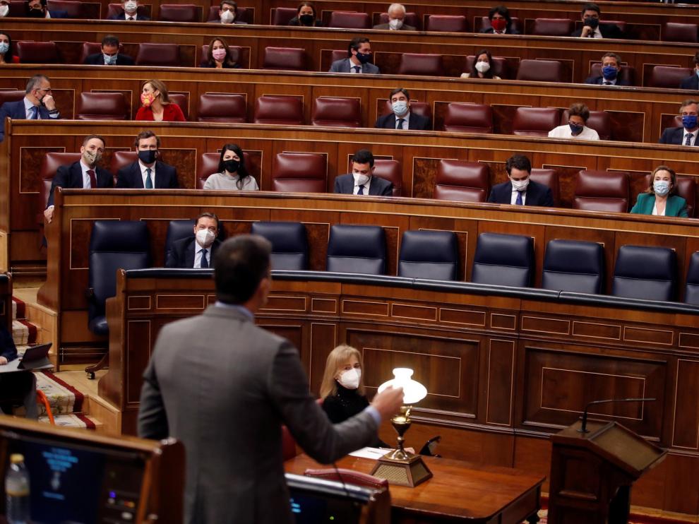 PSOE y Podemos no cesan en su batalla, pero están unidos en la censura al PP