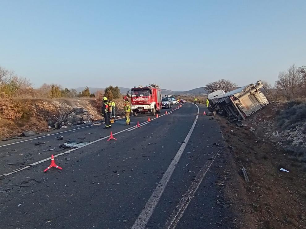 Un fallecido al colisionar un coche y un camión en la carretera N-230 a su paso por la Ribagorza