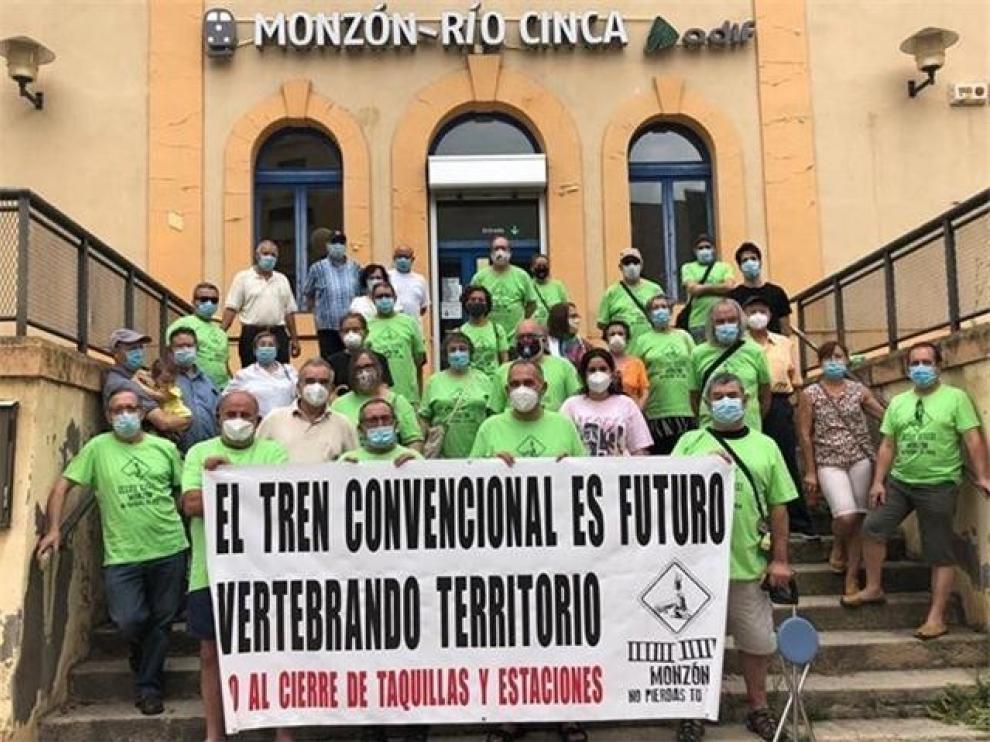 Demandan el paso de un tercer tren por Monzón