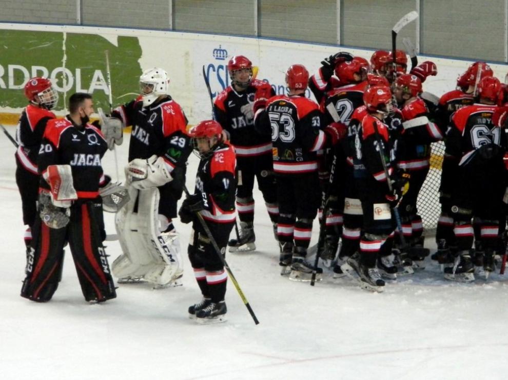 El Club Hielo Jaca, clasificado para semis por la puerta grande