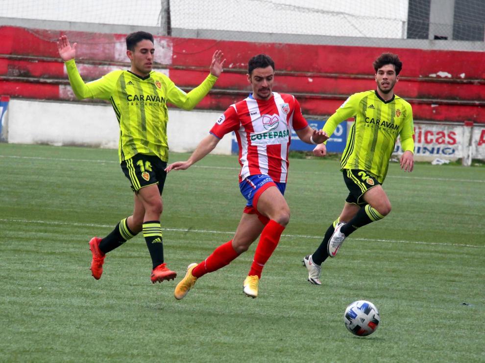 El Atlético Monzón resiste ante el filial zaragocista
