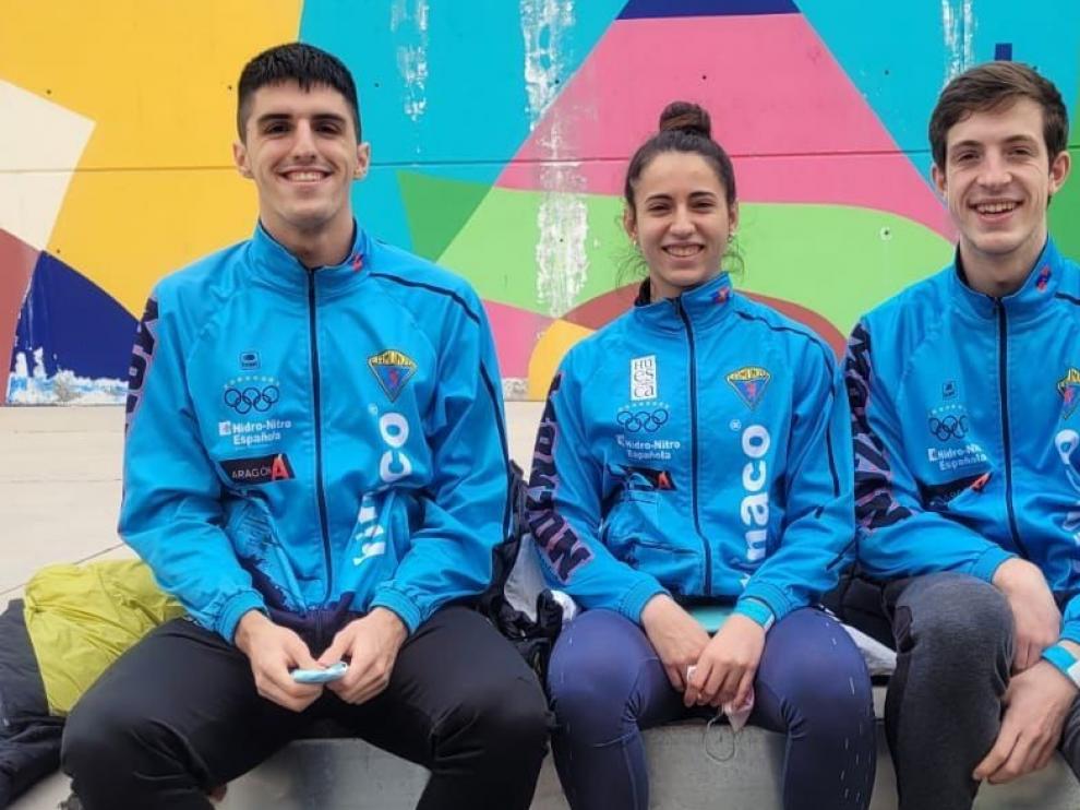 Los jóvenes muestran sus progresos en atletismo
