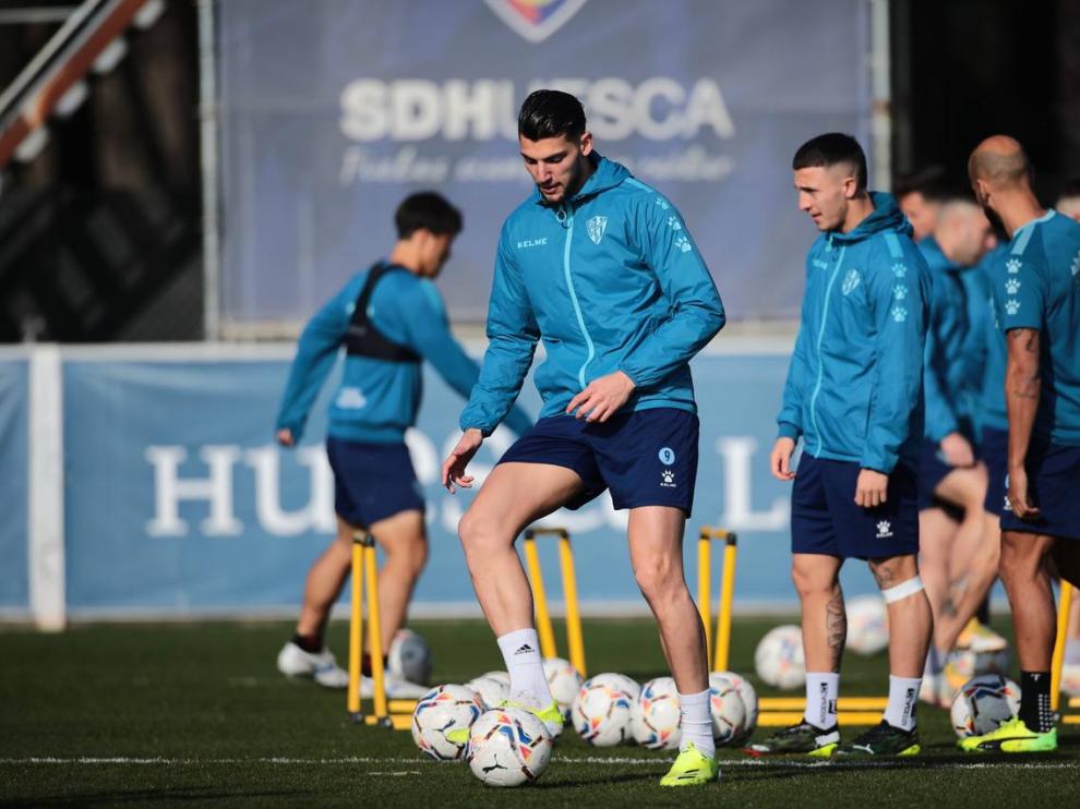 Rafa Mir será la referencia del Huesca en Éibar.