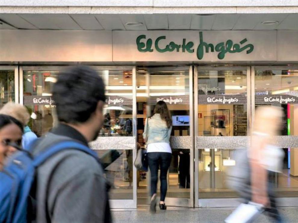 La plantilla de El Corte Inglés está integrada por unos sesenta y tres mil trabajadores