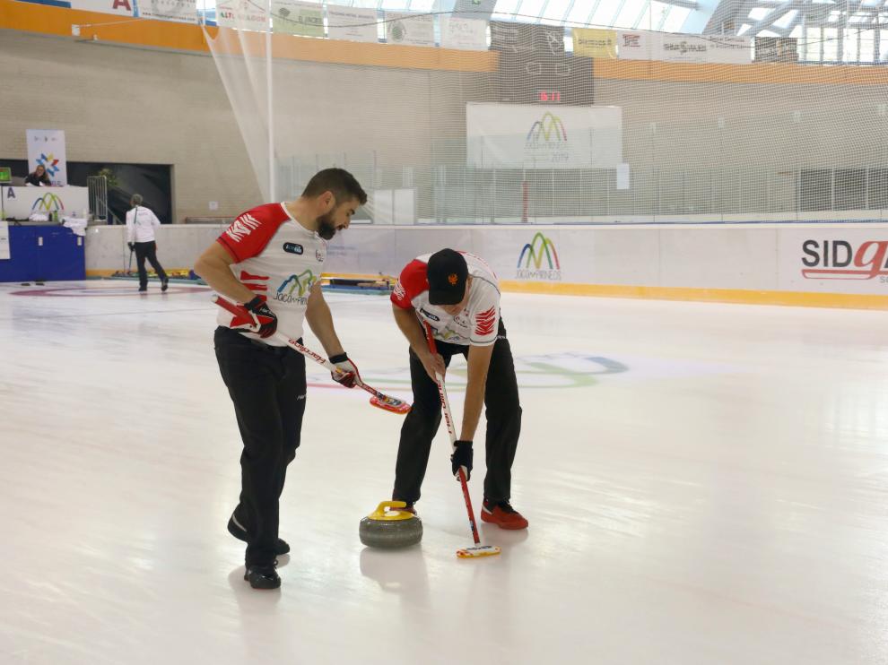 El Club Hielo del Pirineo va por ahora tercero.