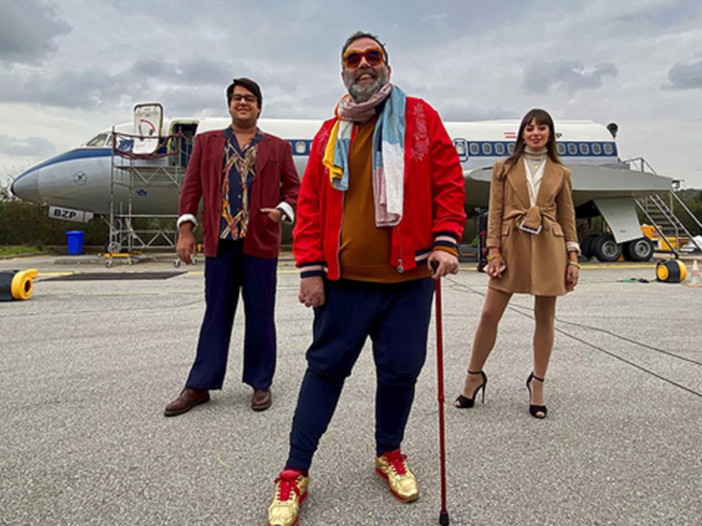 Bob Pop (centro) es el creador de la serie, que está basada en su propia vida.