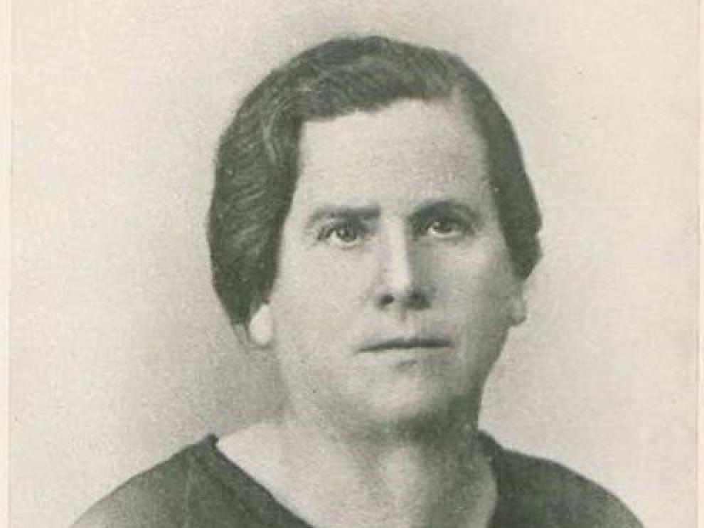 María Domínguez.