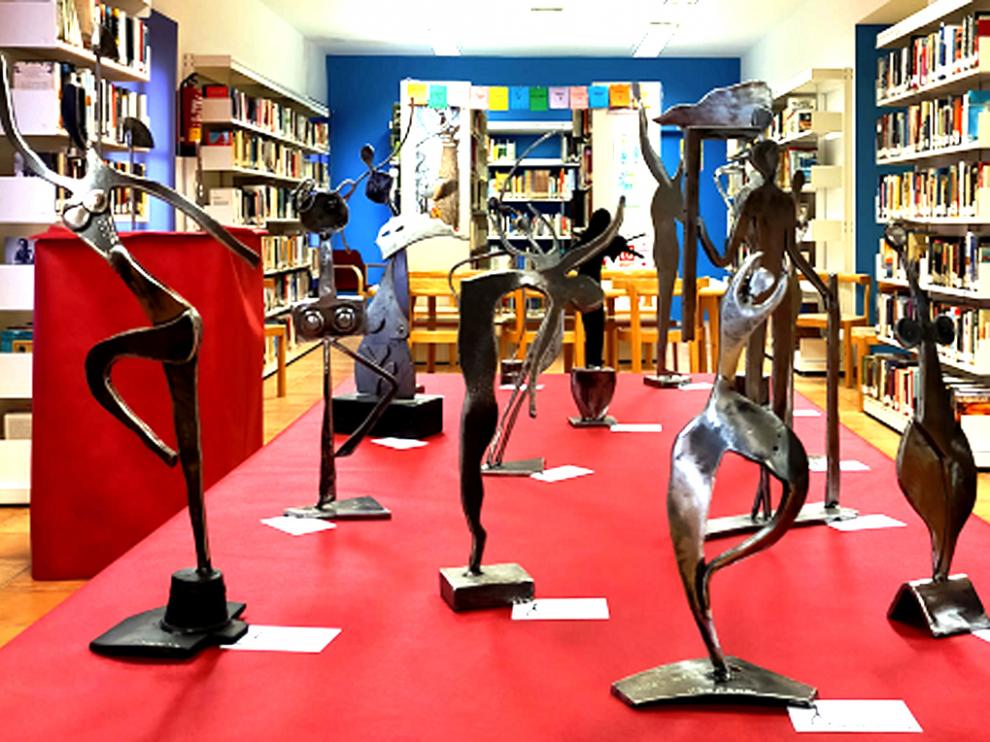 Exposición de Vicente Sopena en la Biblioteca de Benabarre, con motivo del 8M.