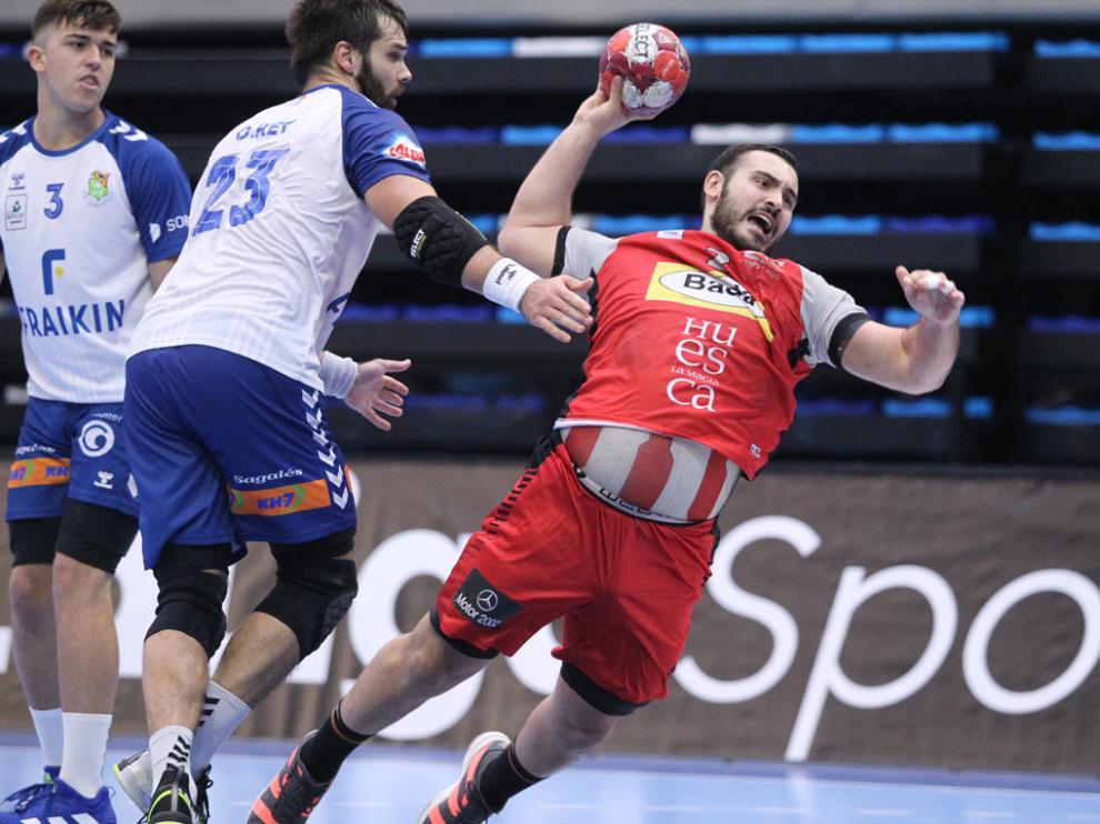 Iván Montoya lanza a puerta en el partido ante Fraikin Granollers de esta temporada.
