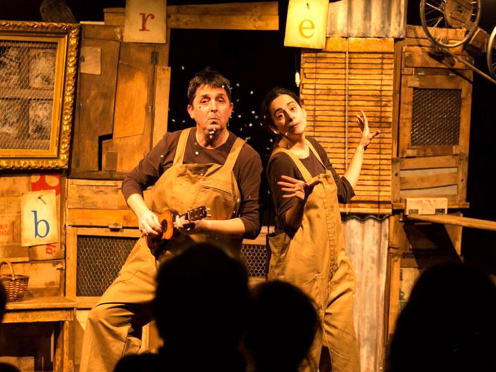 Zum-Zum Teatro representará ‘La gallina de los huevos de oro’ este domingo en Binéfar.