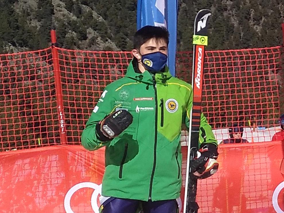 Hugo Robres, después de quedar en segunda posición en el Gigante U-16 de la prueba del viernes.