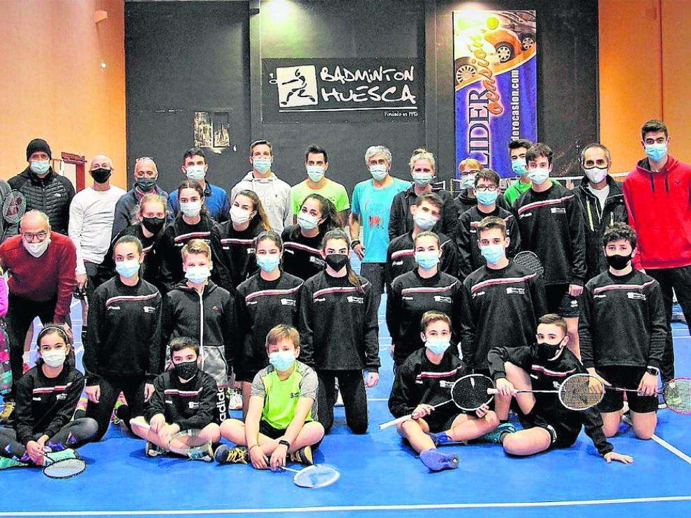 Los jugadores del Bádminton Huesca, listos para volver a competir