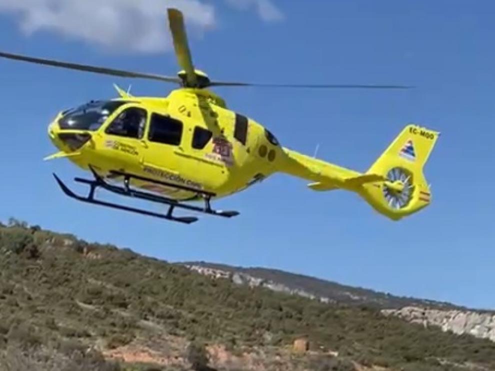 Traslado del niño accidentado en las pasarelas de Alquézar.