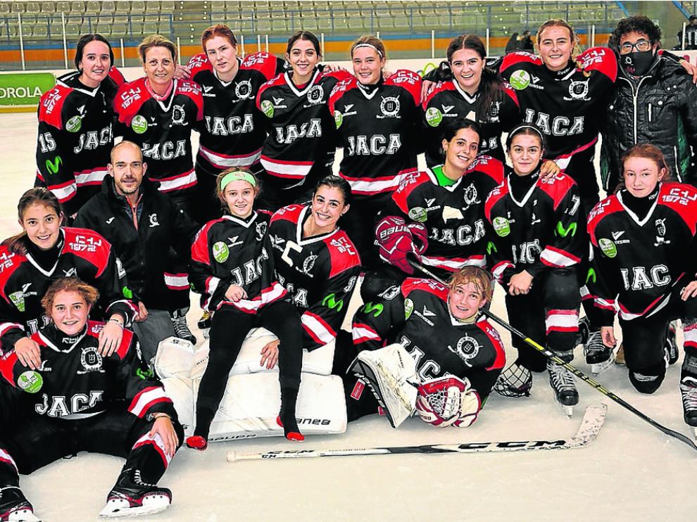 Equipo del Club Hielo Jaca femenino.
