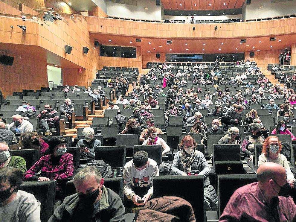 Asistentes a un acto cultural en el Palacio de Congresos de Huesca