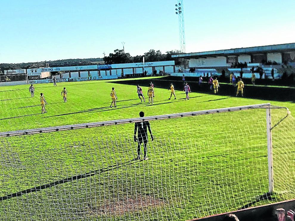 El Barbastro se llevó los tres puntos gracias a un gol de Barrero en el minuto 89.