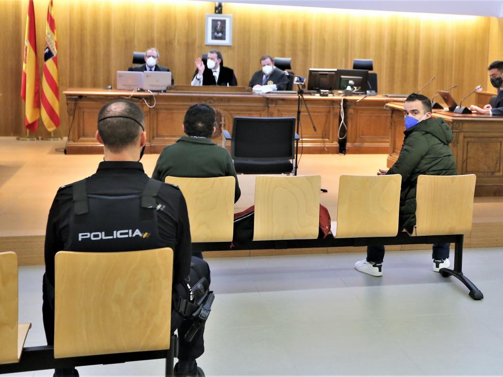 La mujer le denunció por haberla maltratado, maniatado, encerrado en un armario y retenido contra su voluntad