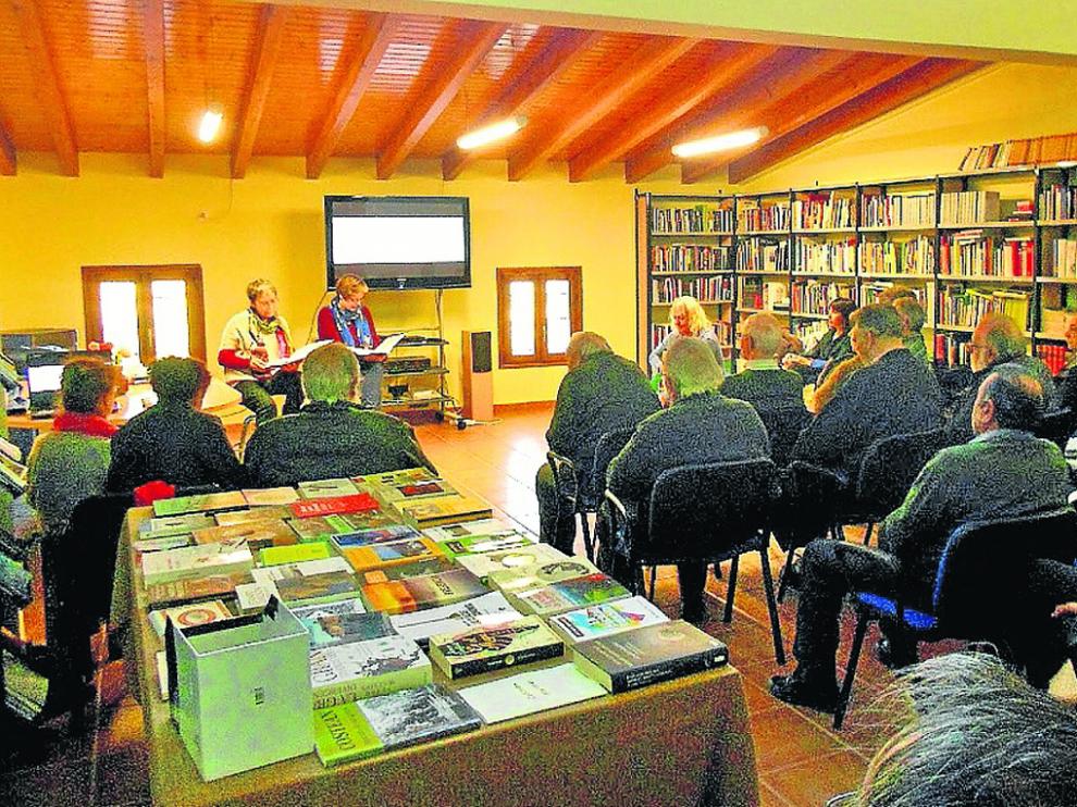 Biblioteca de Costean.