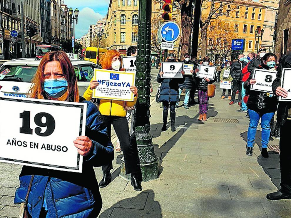 La concentración tuvo lugar ayer en Zaragoza, frente a la sede del TSJA.