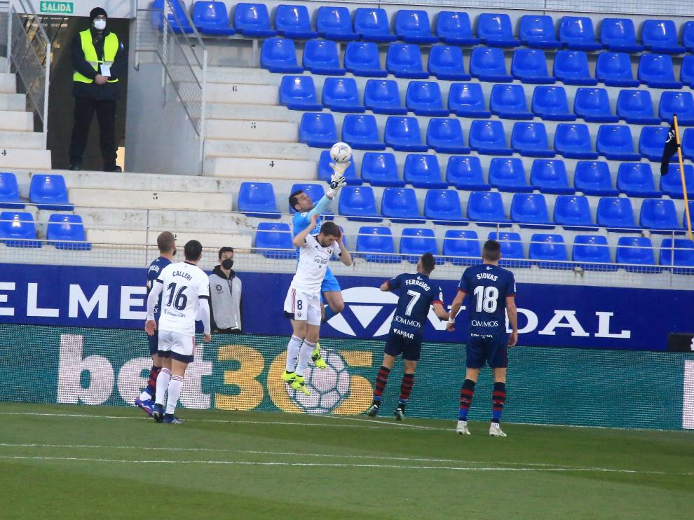 Andrés Fernández regresó al once titular y se fue sin encajar.