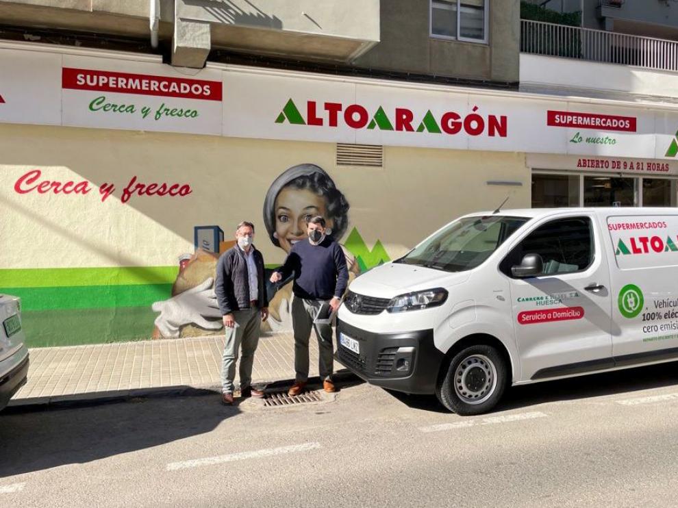 Vehículo de servicio a domicilio de Supermercados Altoaragón.
