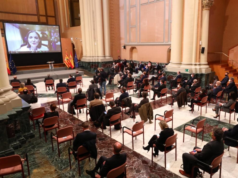 Asistentes a la “Jornada de Movilidad en el centro de desarrollo” que organizó ayer la DGA.