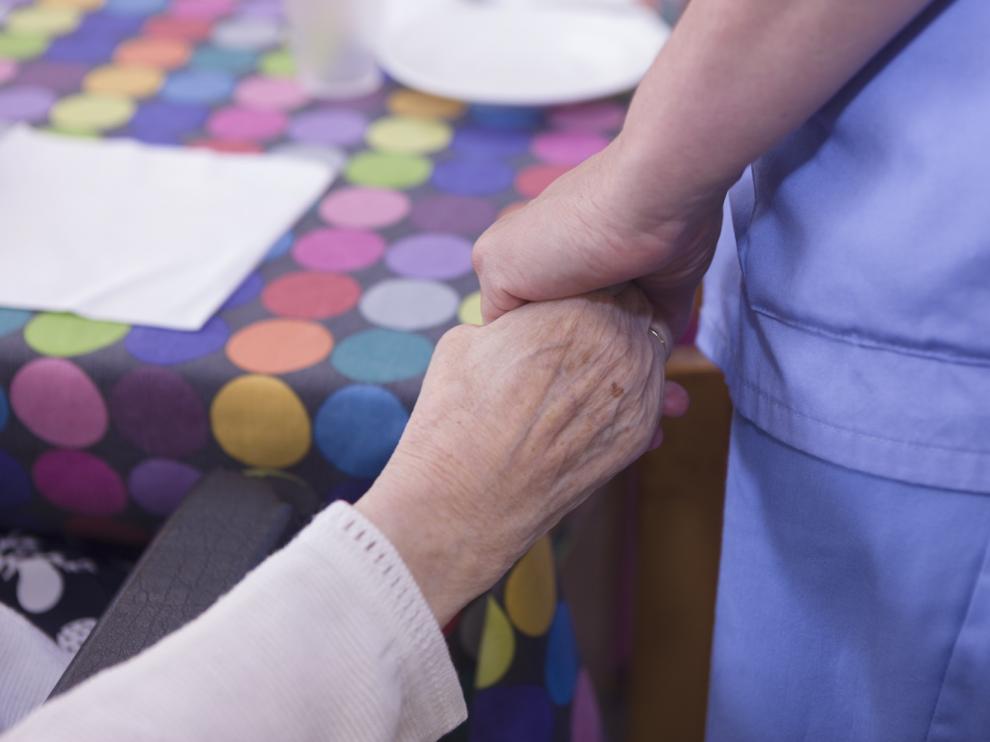 Los hogares para mayores van recuperando poco a poco sus actividades.