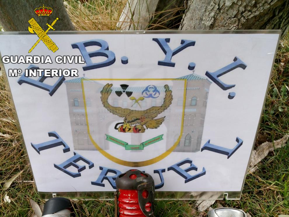 La Guardia Civil investiga la detonación del artefacto.