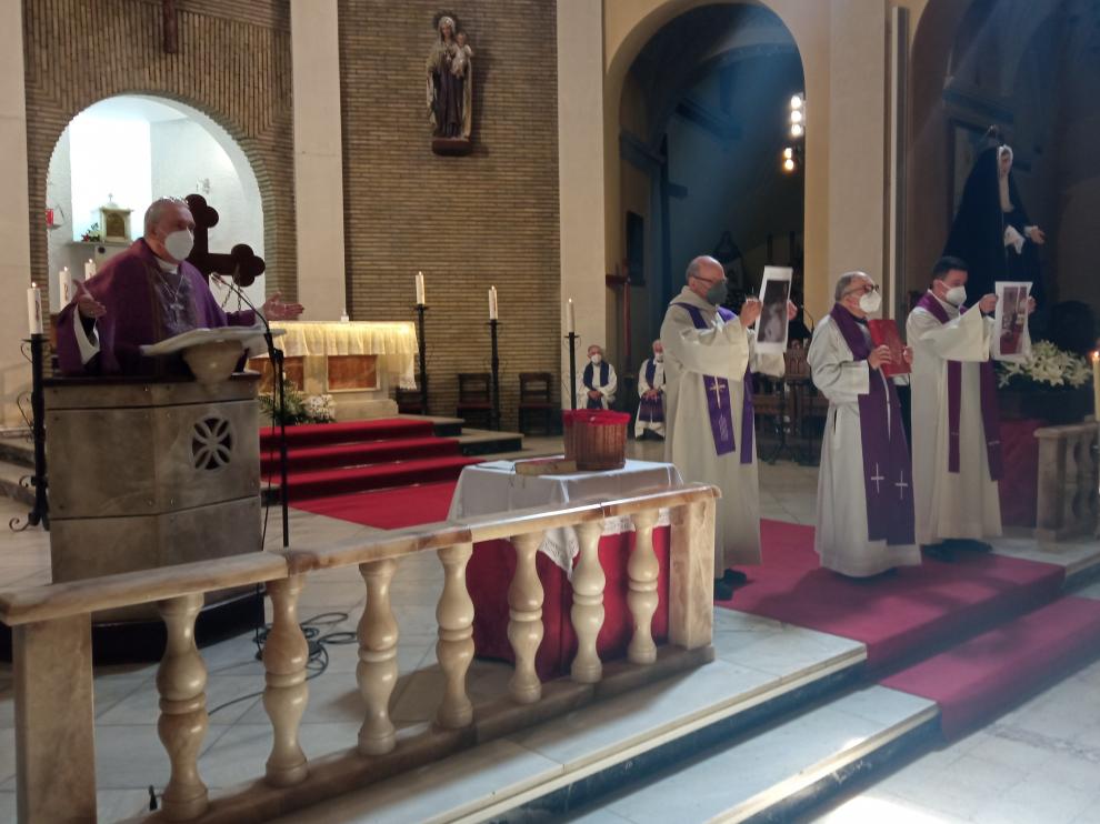 Funeral por el sacerdote Wieslaw Dziadosz en la iglesia de San Francisco de Asís.