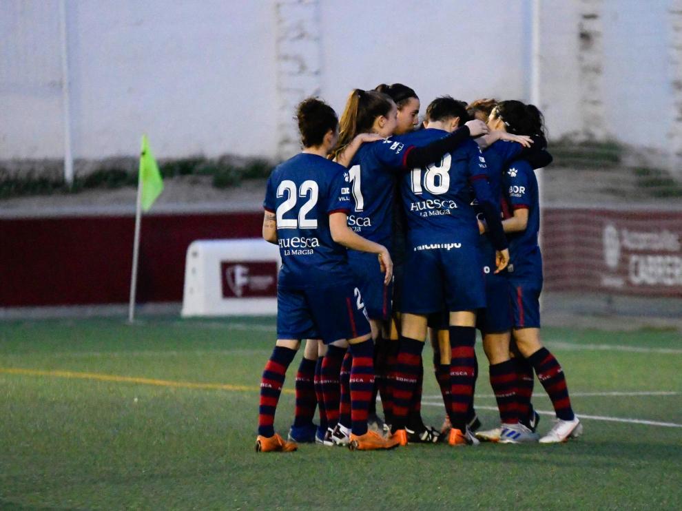 Las jugadoras del Huesca celebran un gol en un partido de esta temporada.