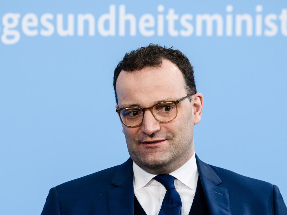 Berlin (Germany), 27/03/2021.- German Health Minister Jens Spahn attends a virtual live town hall format at the Federal Health Ministry in Berlin, Germany, 27 March 2021. German Health Minister Jens Spahn and guests answered questions of citizens on coronavirus specific topics during a virtual town hall live talk. (Alemania) EFE/EPA/CLEMENS BILAN German Health Minister Jens Spahn talks with citizens about coronavirus issues
