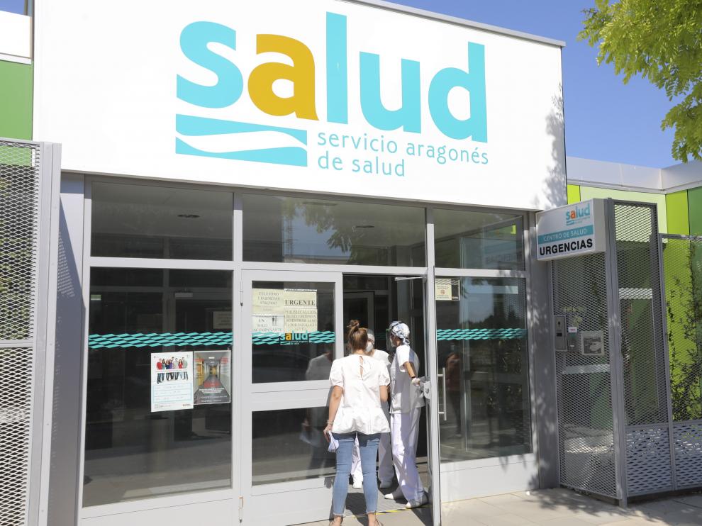Foto de archivo del centro de salud de Binéfar, la zona que más casos ha notificado este martes junto con Tamarite.