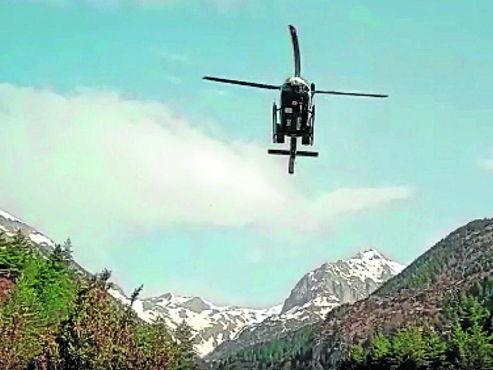 Labores de búsqueda del helicóptero de la Guardia Civil.