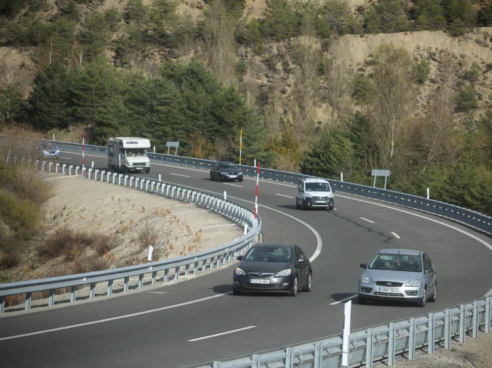 Tráfico en Monrepós, en el regreso de las vacaciones de Semana Santa por la autovía A-23.