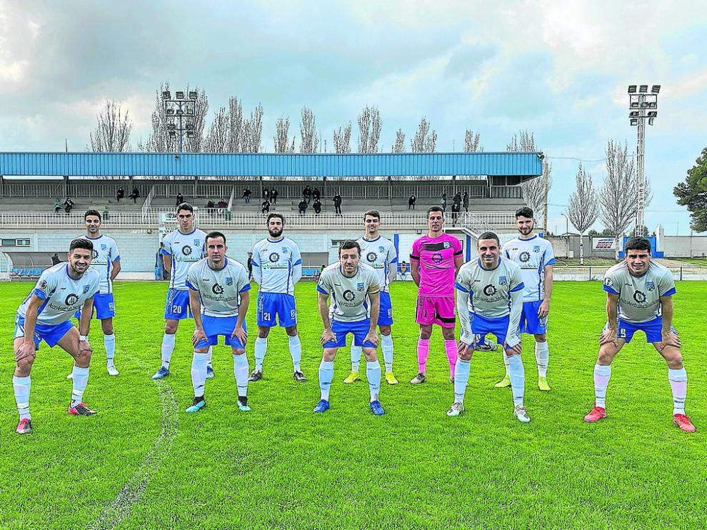 Imagen del once del Sariñena en un partido de esta temporada.