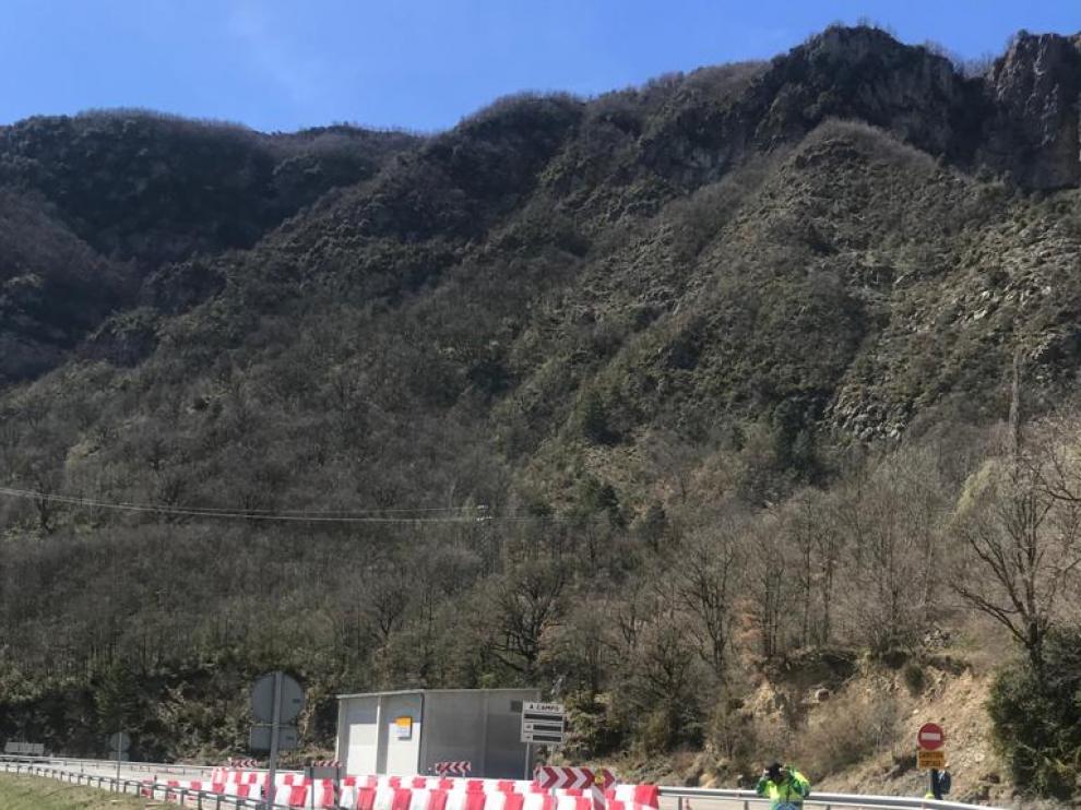Corte de la N-260 por obras en el Congosto de Ventamillo.