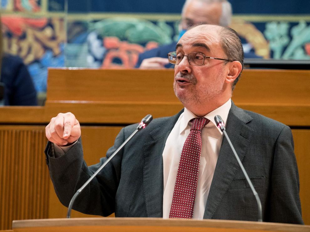 El presidente de Aragón, Javier Lambán, este jueves durante su comparecencia en Las Cortes